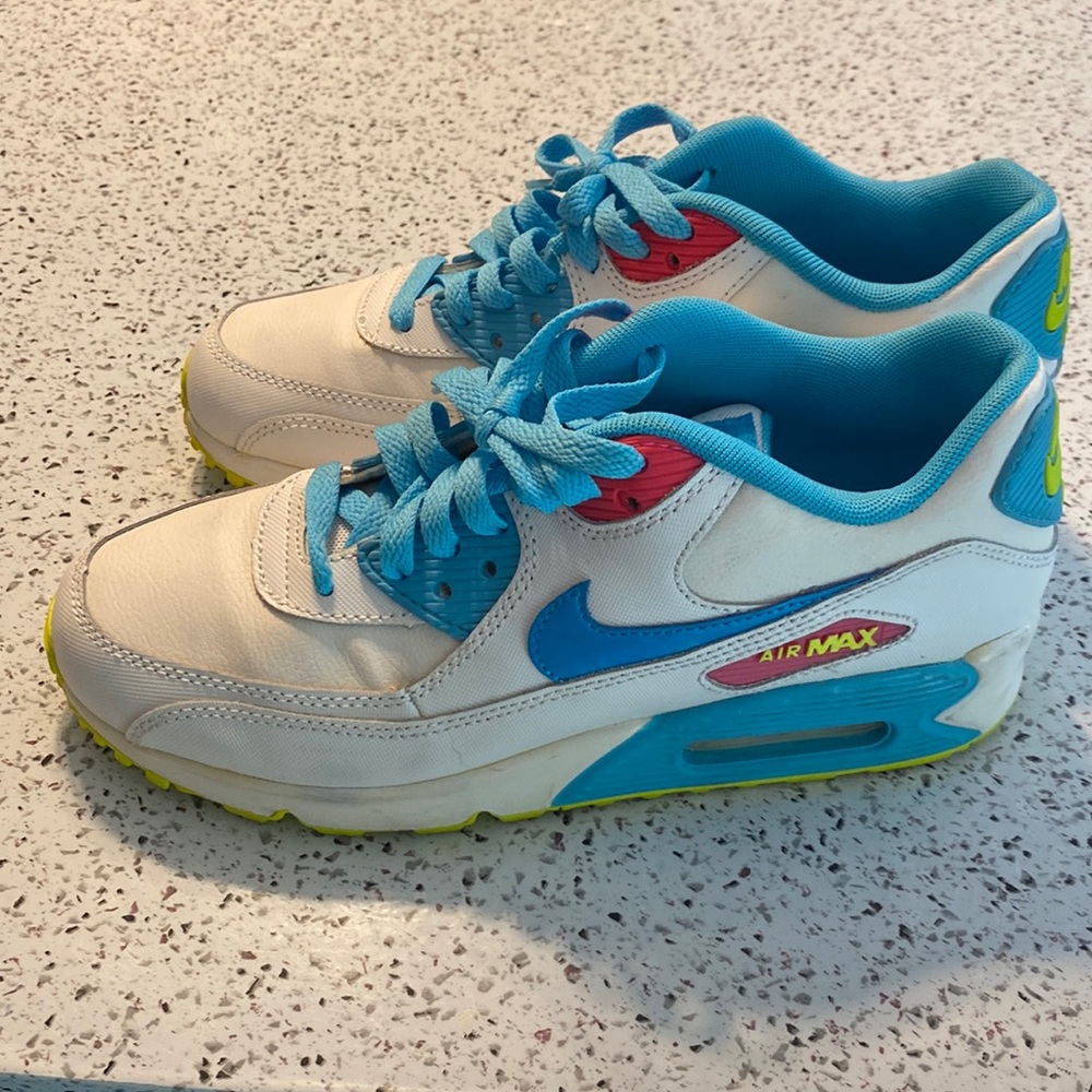 Nike Air Max sneakers, size 6.5 youth. Can fit 7/7.5 ladies. Worn once!